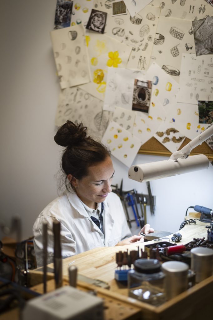Laure, votre artisan joaillière pour votre bijou sur-mesure