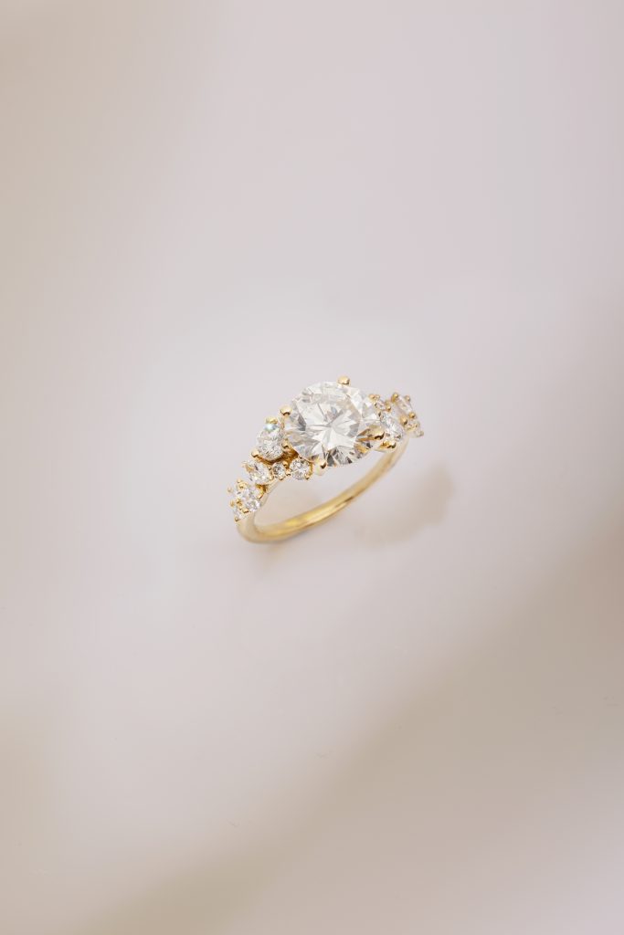 Bague de fiançailles sur-mesure