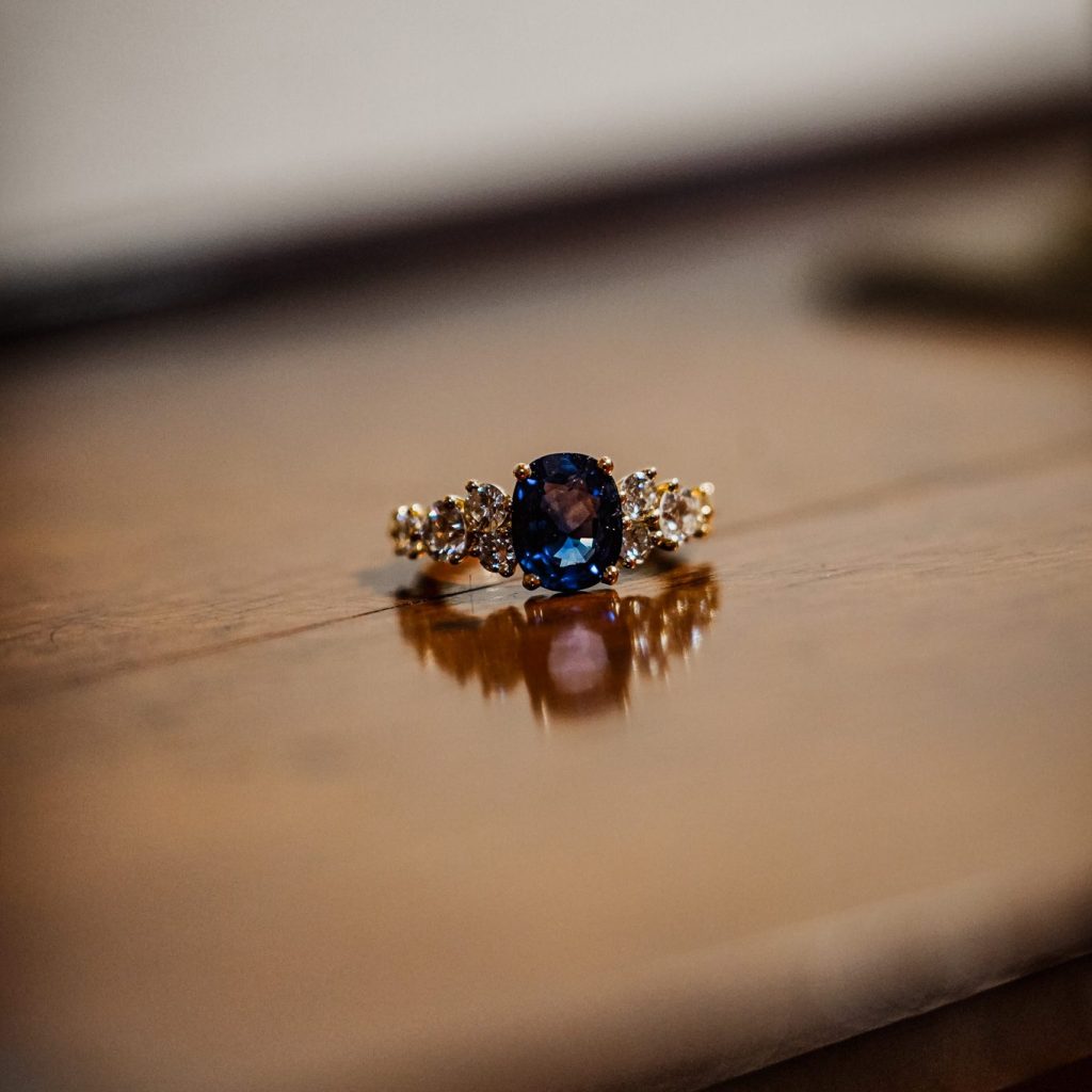 Bague sur mesure avec saphir - créations sur-mesure Laujoa
