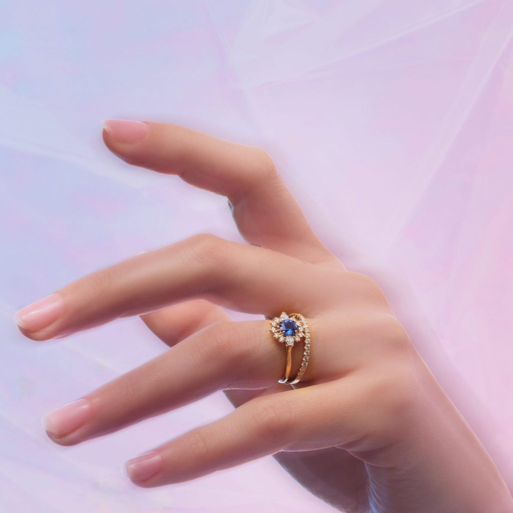 Bague de fiançailles Colombe saphir bleu