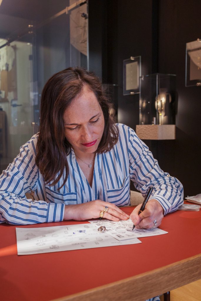Laure obtient le prestigieux diplôme de Gemmologue FGA