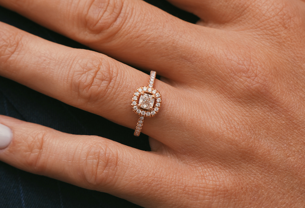 D’où vient la tradition de la bague de fiançailles ?