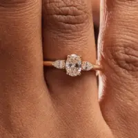 Bague Apolline Classique - vue 2 portée
