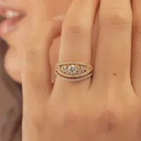 Bague Capucine Classique - vue 5 Combo Alliance Scintillante portée