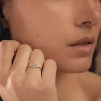 Bague Olympe Classique - vue 1 portée