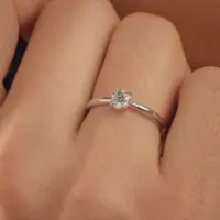 Bague Olympe Classique - vue 2 portée